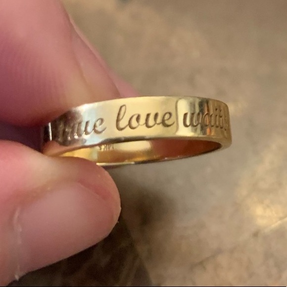 Ryan's Corner Jewelry Jewelry - NEW $360 14K GOLD PROMISE RING SIZE 7
